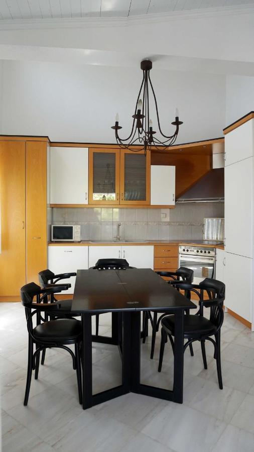 Vrasná Villa Karras מראה חיצוני תמונה