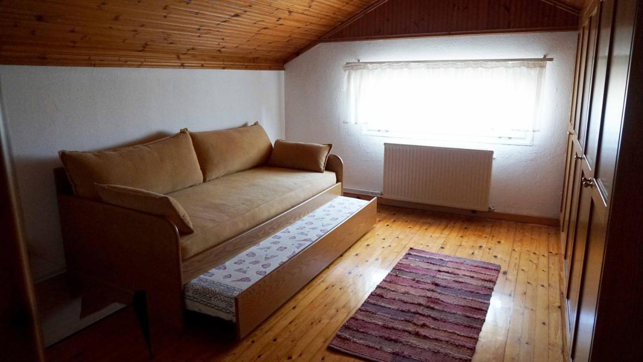 Vrasná Villa Karras מראה חיצוני תמונה