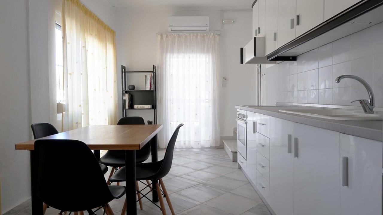 Vrasná Villa Karras מראה חיצוני תמונה