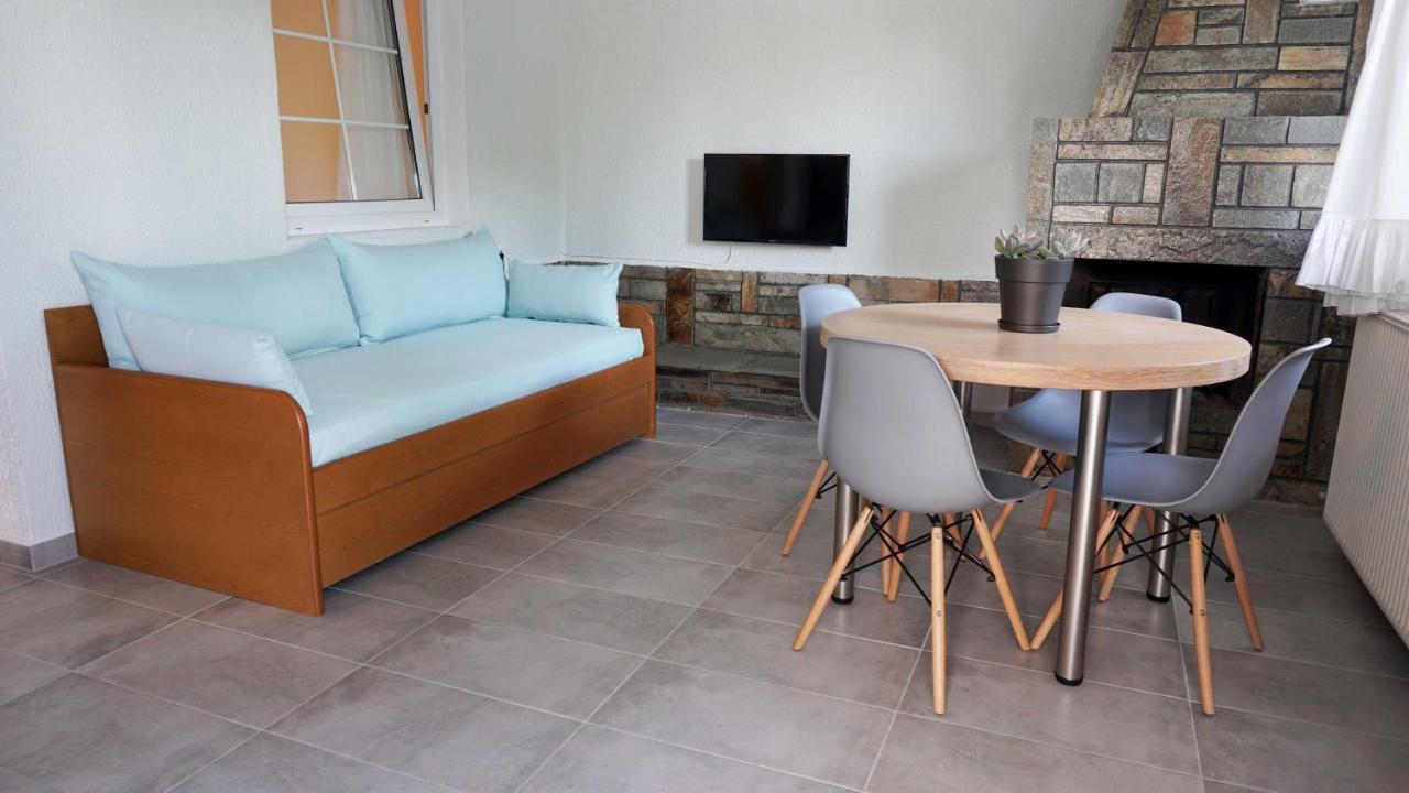 Vrasná Villa Karras מראה חיצוני תמונה