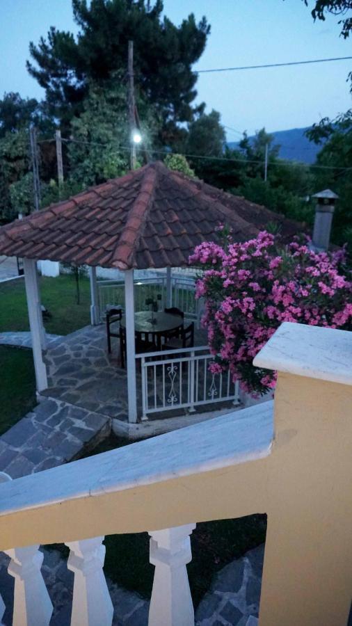 Vrasná Villa Karras מראה חיצוני תמונה